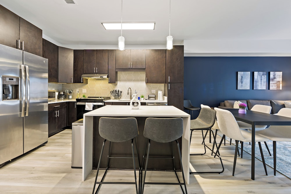 ROVE LIVING/KB - Midtown205