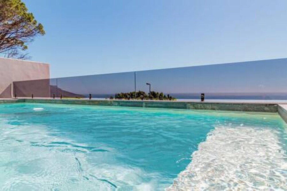 Large 3 Bedroom Apartment w Private Pool Casablanca