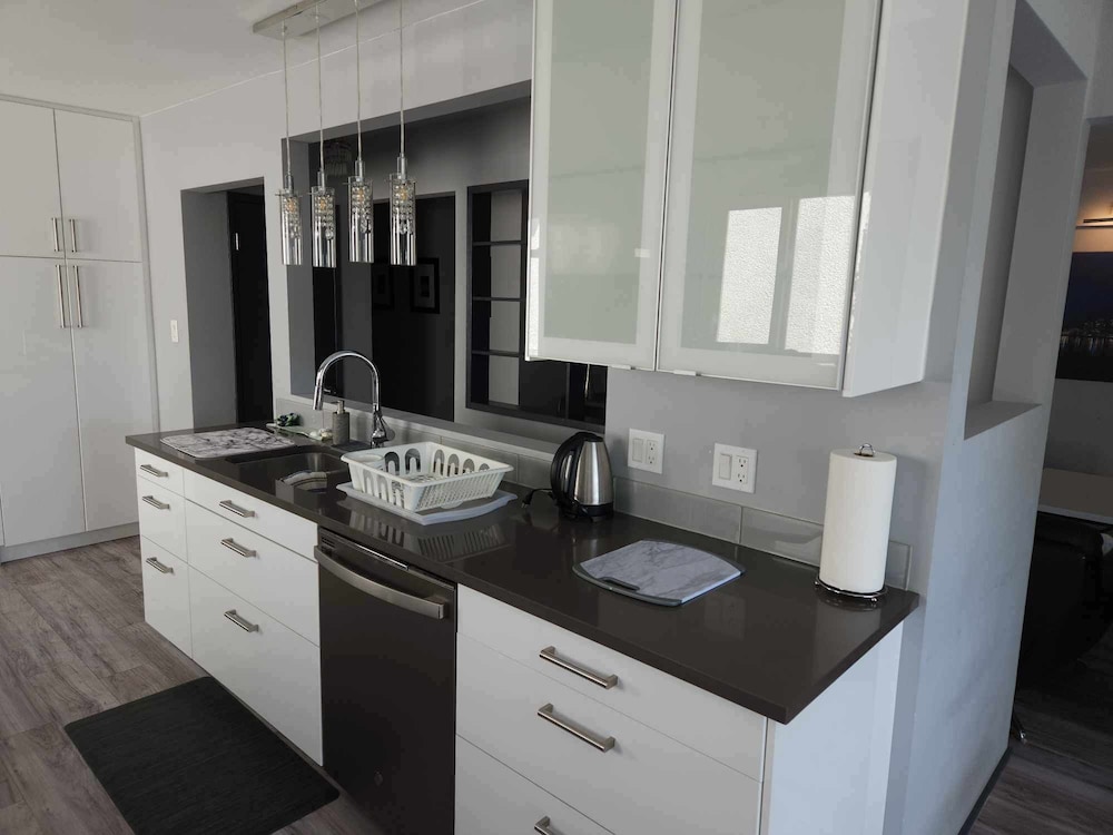 Signature City Charm Furnished 3BR-3