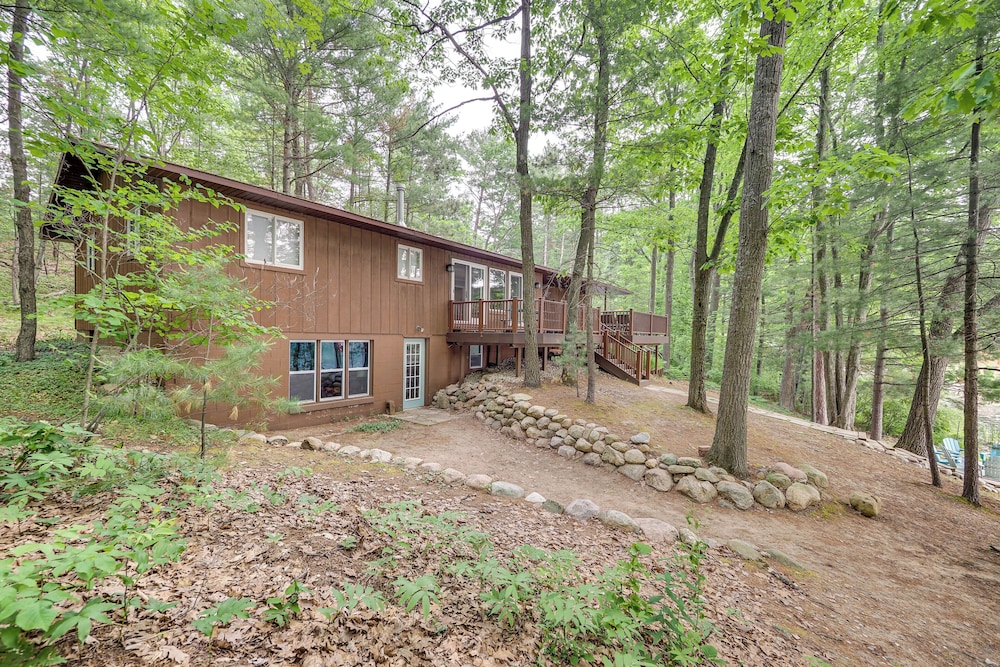5 Mi to Mt Holiday: Spacious Home w/ Lake Views view 4