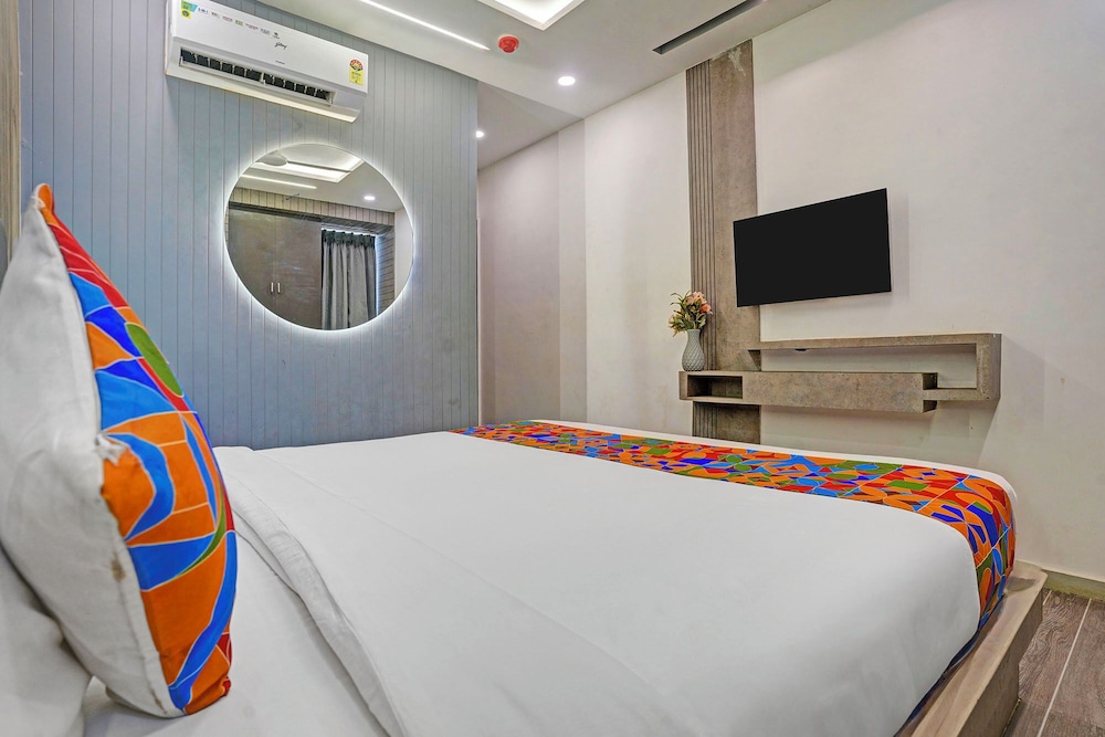 Fabhotel Blu Rooms
