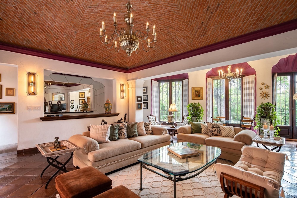 Beautiful Newly Renovated House in the Center of San Miguel view 4