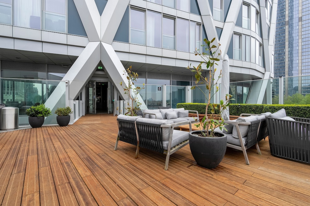 Fabulous Two-bedroom Apartment Next to the River