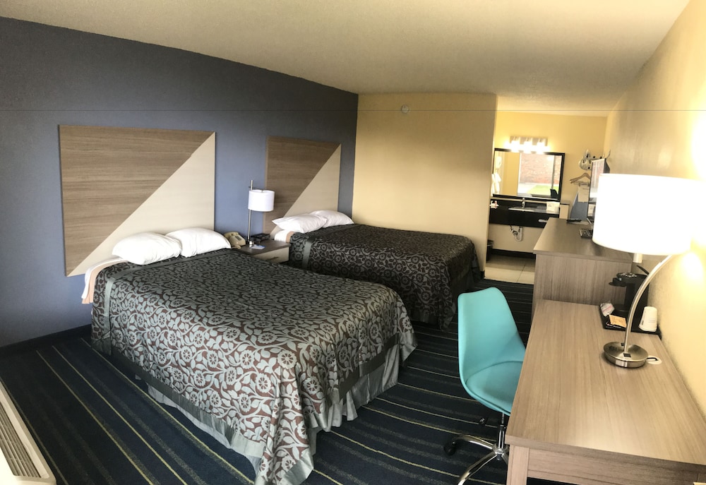 Days Inn by Wyndham Salem, Illinois view 2