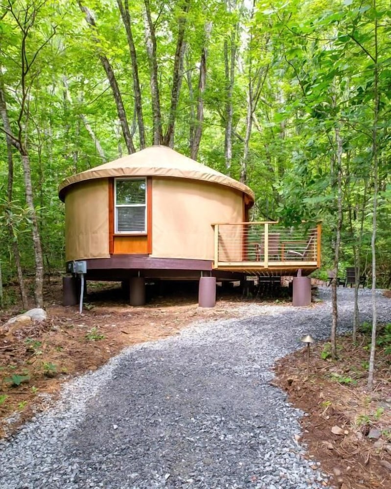 Creekside Yurt - The Dreamer