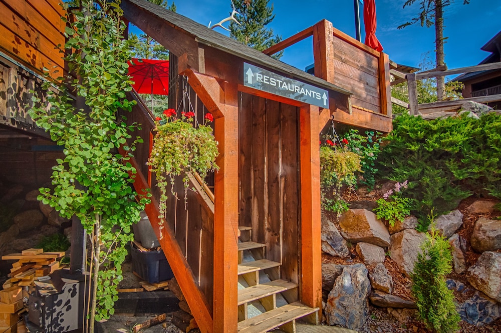 Earl Grey Lodge