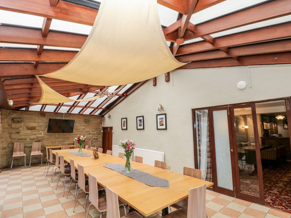 Hope Valley Vacations - Poacher's Arms - Property Image 51