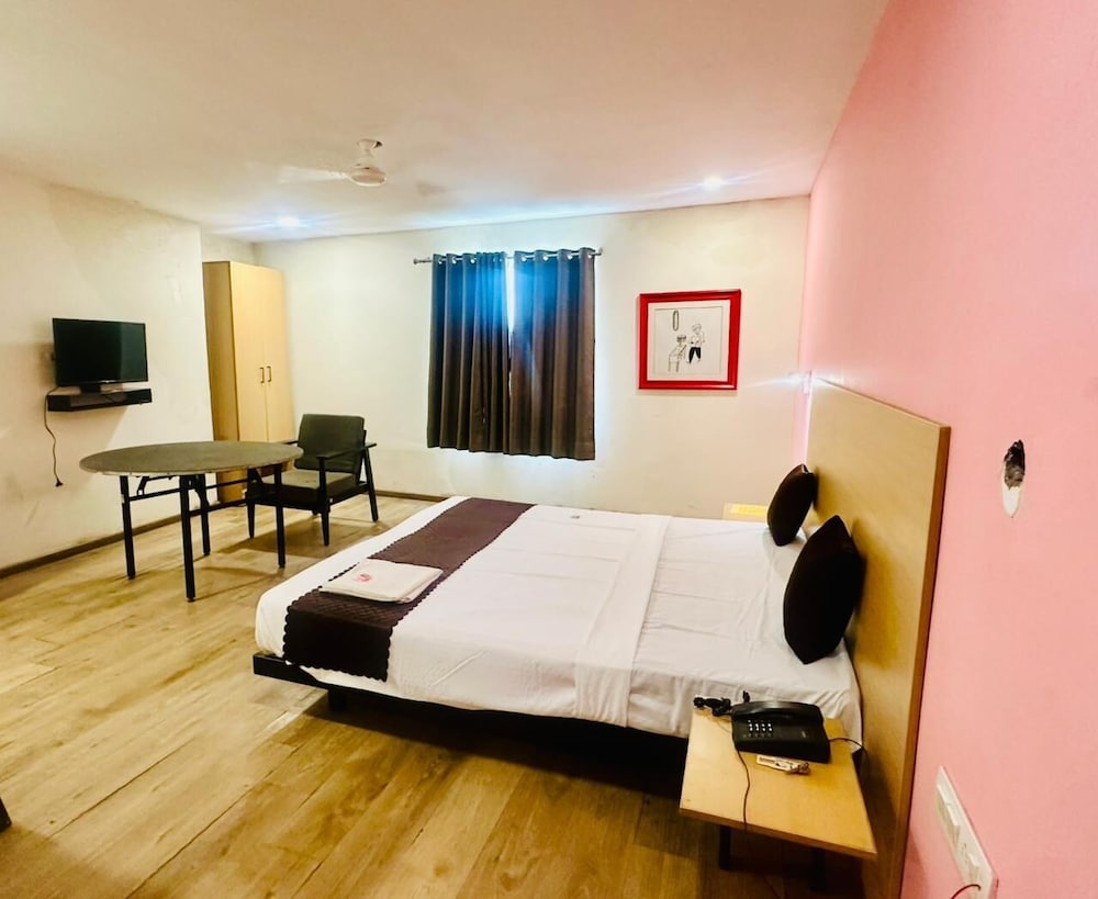 Hotel Royal Address