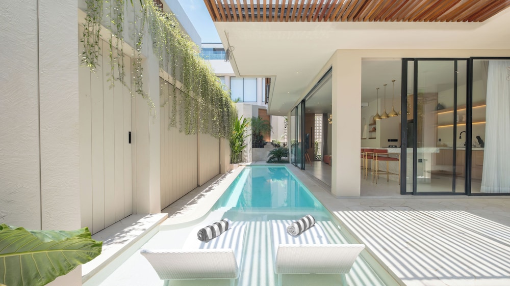 Loona Palm Villas Seseh