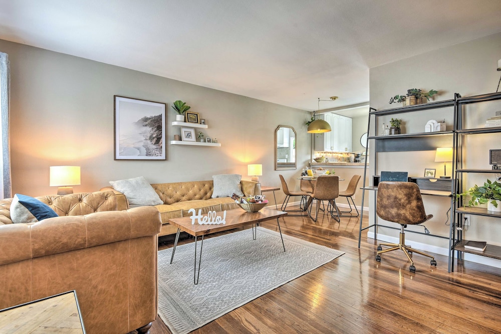 Burbank Vacations - Stylish Modern Burbank Gem w/ Private Yard! - Property Image 19