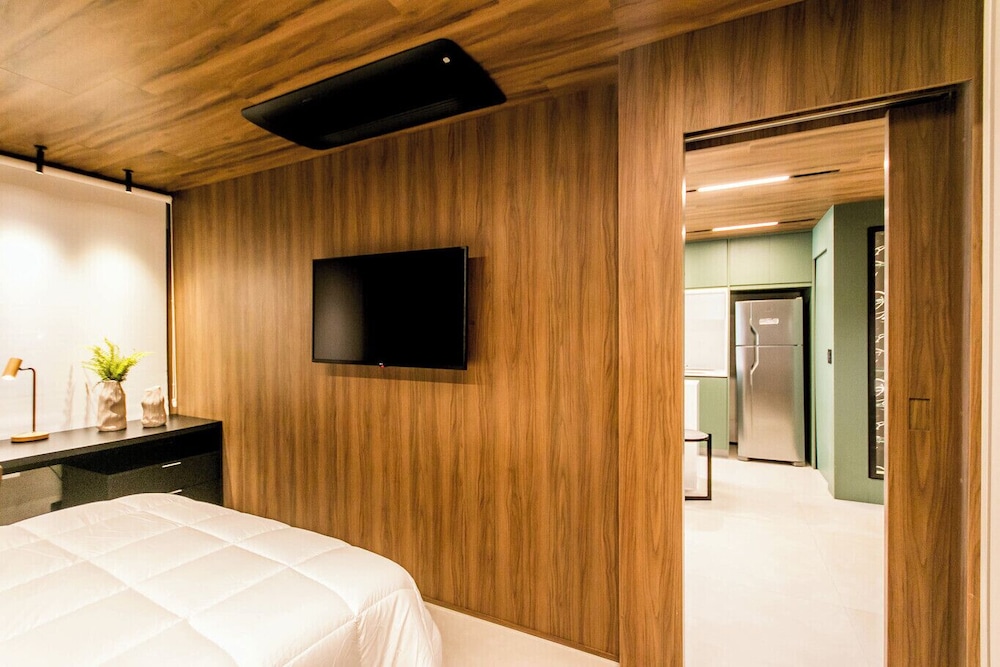 Apartamento Climatizado com Garagem em Alphaville