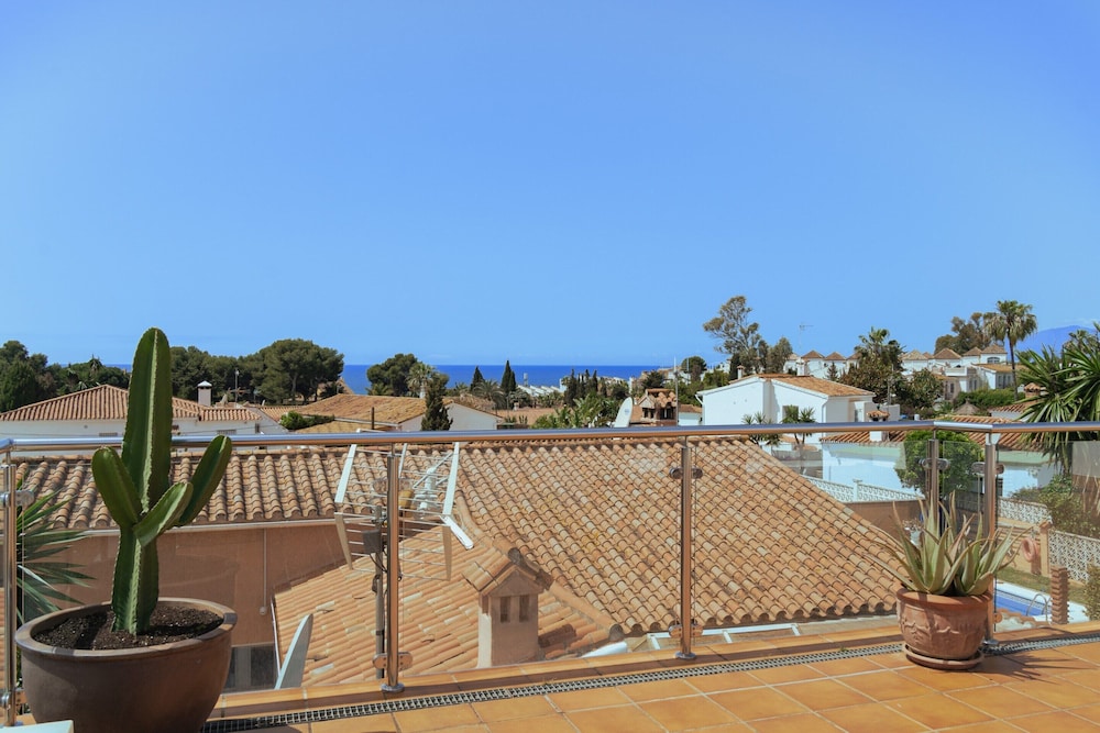 Villa in Marbella Near Beach