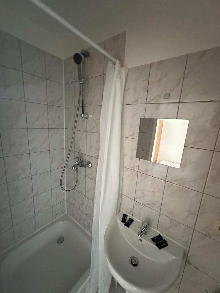 2-Rent Group Hostel Apartments HAN53