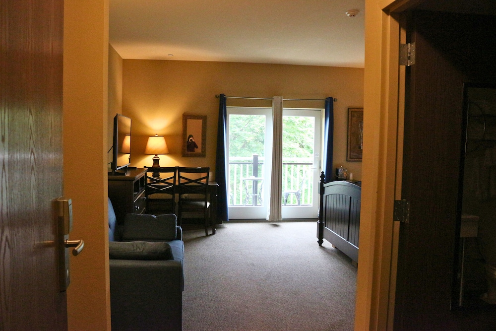 The Lodge at Woodstone Country Club