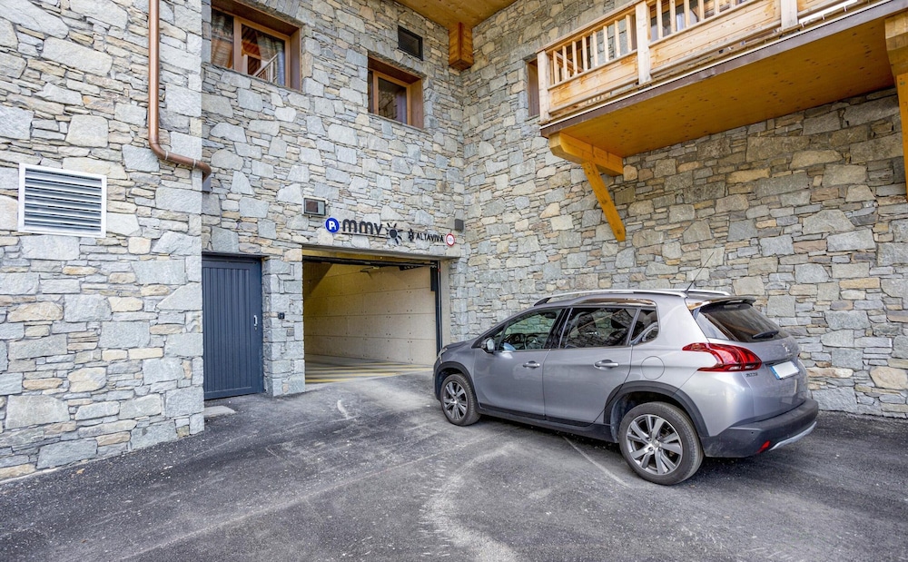 Apartment in Tignes With Spa & Pool