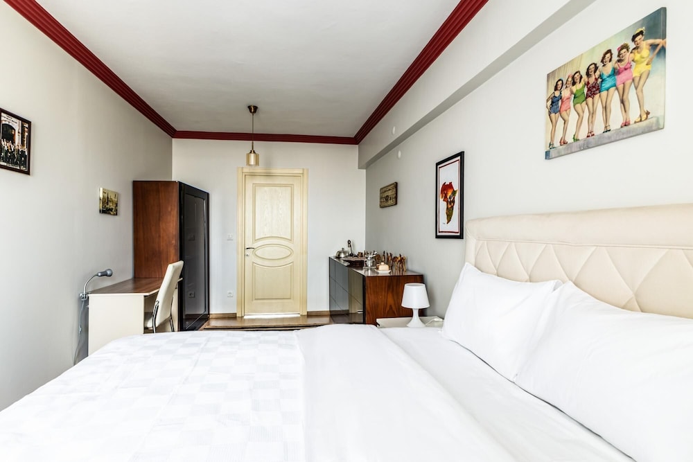 Magnificent Flat With Sea View in Kadikoy