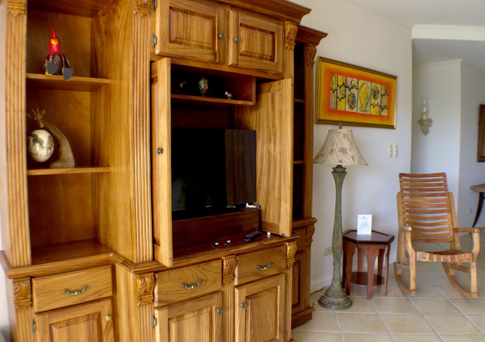 CR Luxury Los Sueños Condos