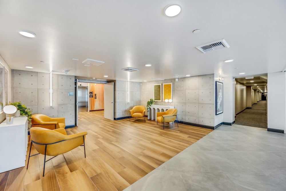 Luxury 3BR Hollywood Sign View by Oneluxstay