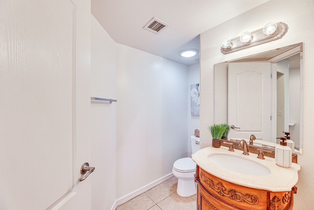 Charming Home w/ Pool - Near Mesa Arts Center! - Property Image 2