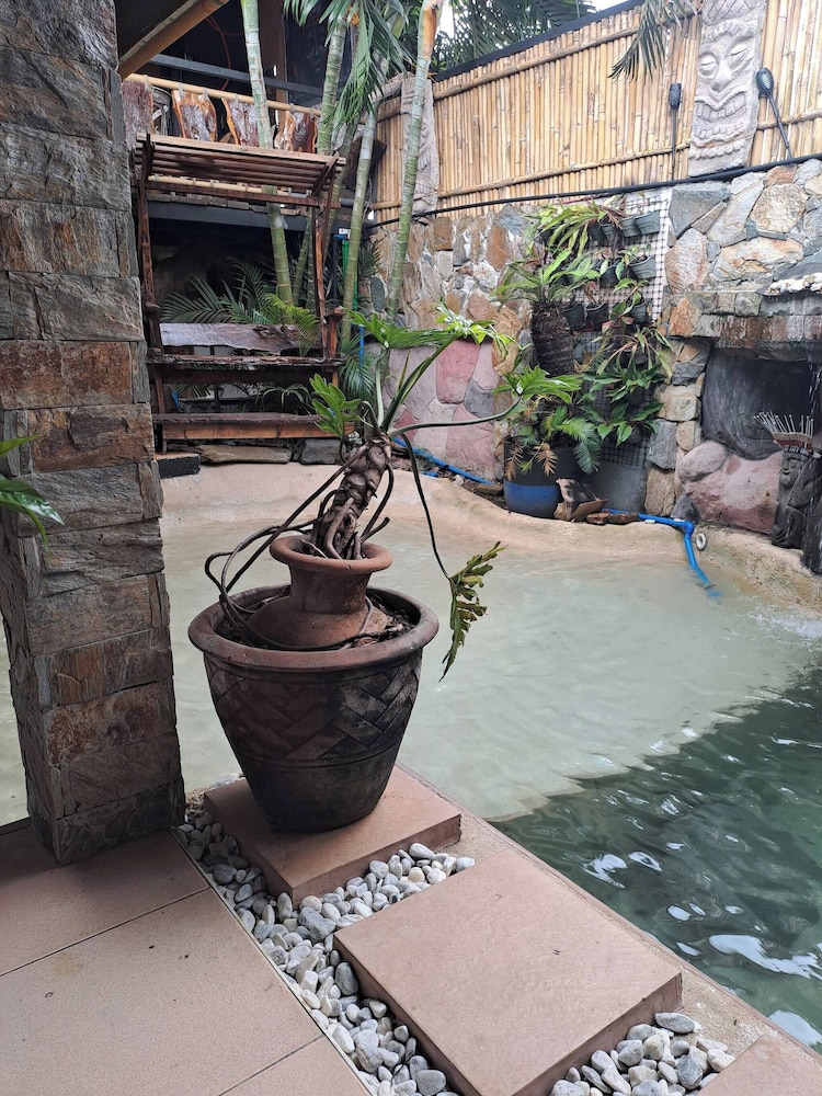 Tribal Bliss Private Resort in Lipa Batangas, a Privat Guest Room With Pool