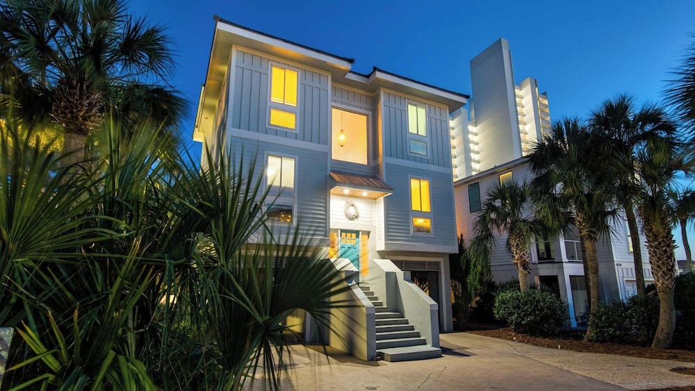 Luxurious Gulf-side Living in Santa Rosa Beach!