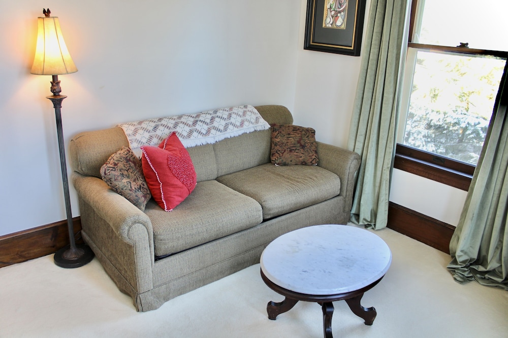 The Interlaken Inn