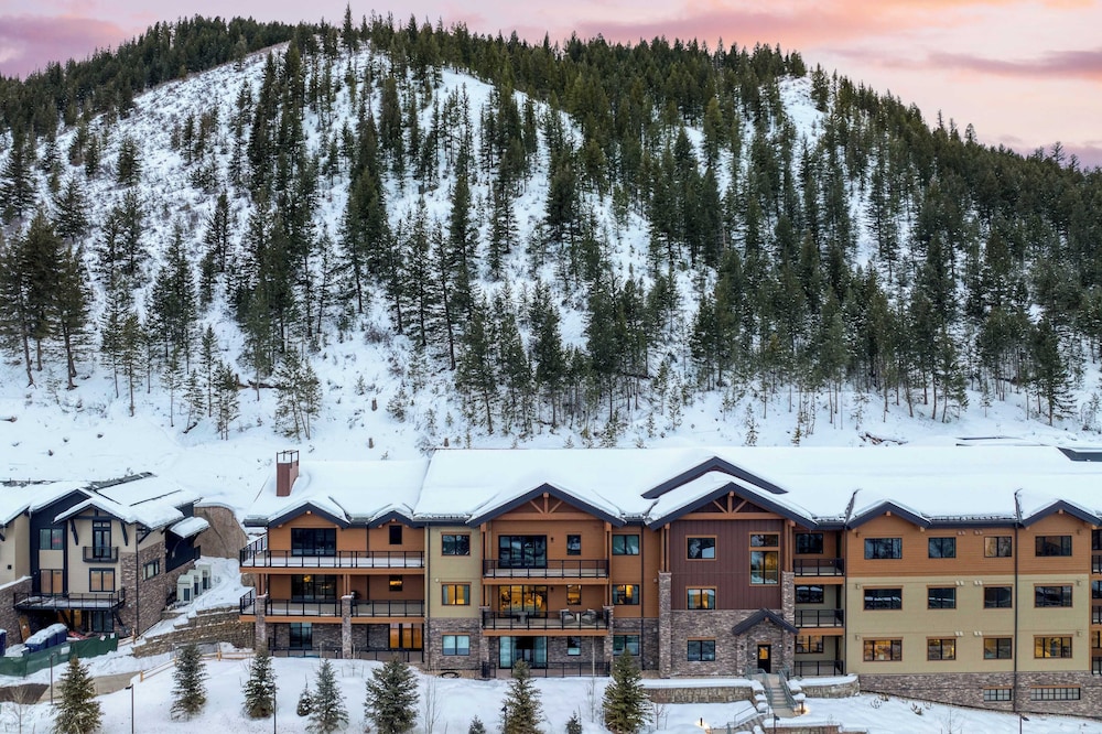 Luxe 3bdr Near Vail w/ Views Gym, Pool, Game Room Alpine Oasis at Frontgate