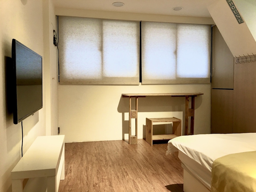 Super Star Hostel