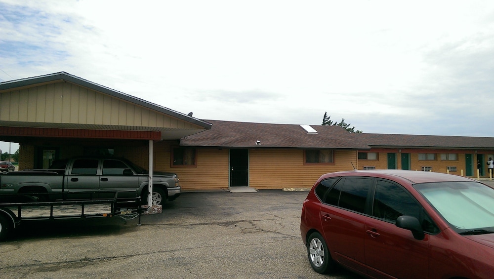 Hotel Deluxe Inn - Image 1