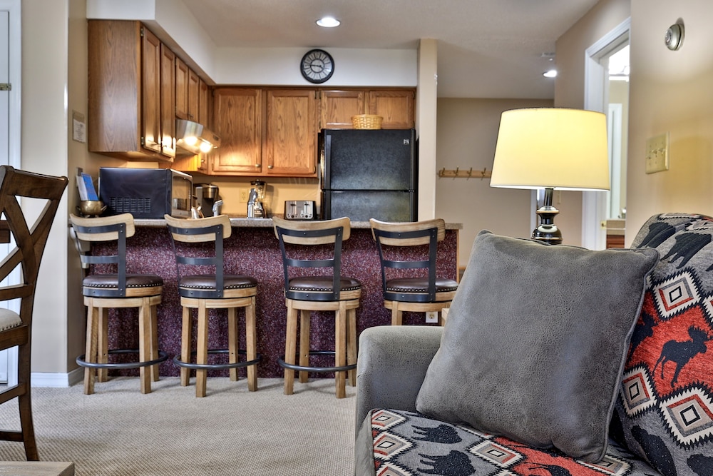 Pico Mountain Condo F106 3 Bedroom Home