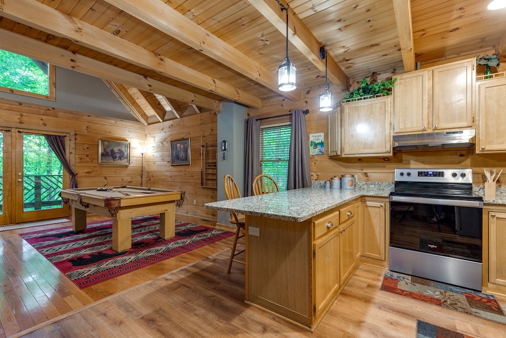 Above Ole Smoky's Clouds by Jackson Mountain Rentals view 5