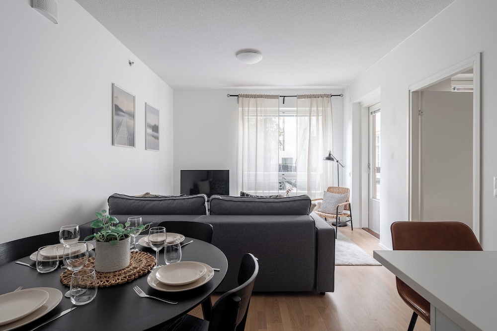 Homelike 1BR Apt with Sauna & Balcony at Pyynikki