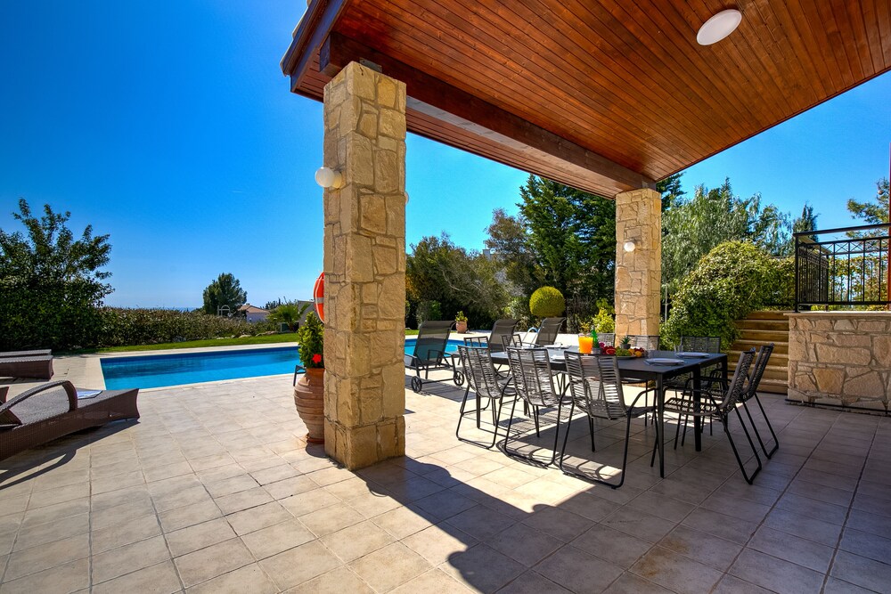 Villa Calantha 93 Aphrodite Hills