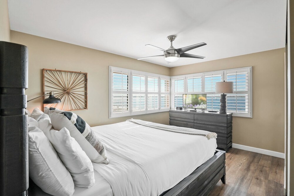 Riviera by Avantstay Beachfront! Private Beach Access, Pool+hot Tub, Oceanview view 5
