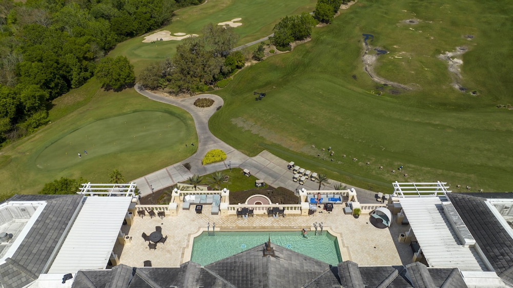 Stunning 5 Bd Home w/ Pool Close to Disney 7420