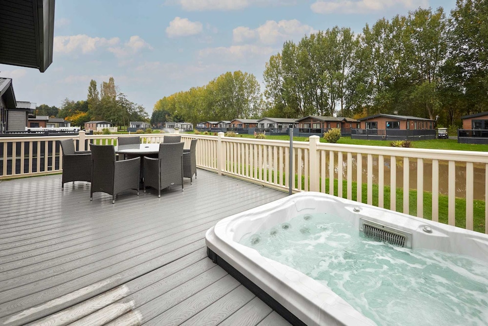 Host Stay Water s Edge Lodge