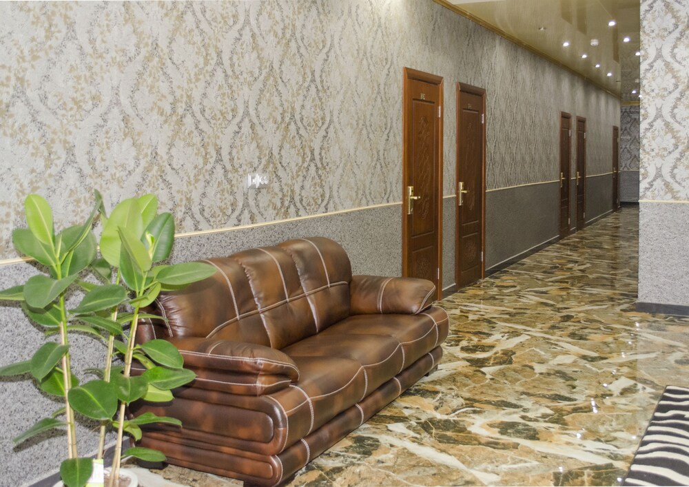 Lobby & Reception