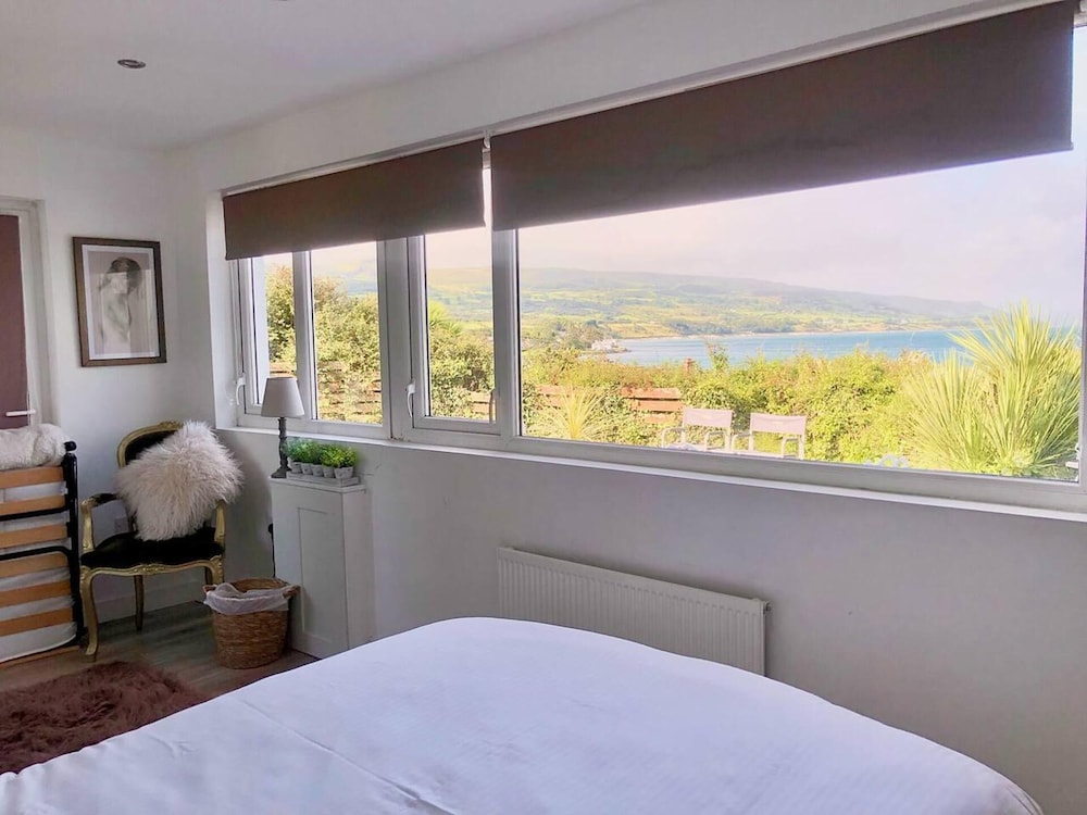 Ballygally Seaview and Garden 1 Bedroom Hideaway view 5