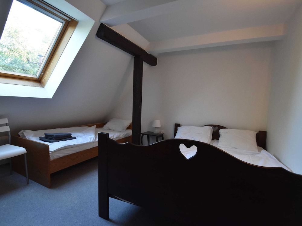 Authentic Holiday Home with Garden near Trutnov view 5