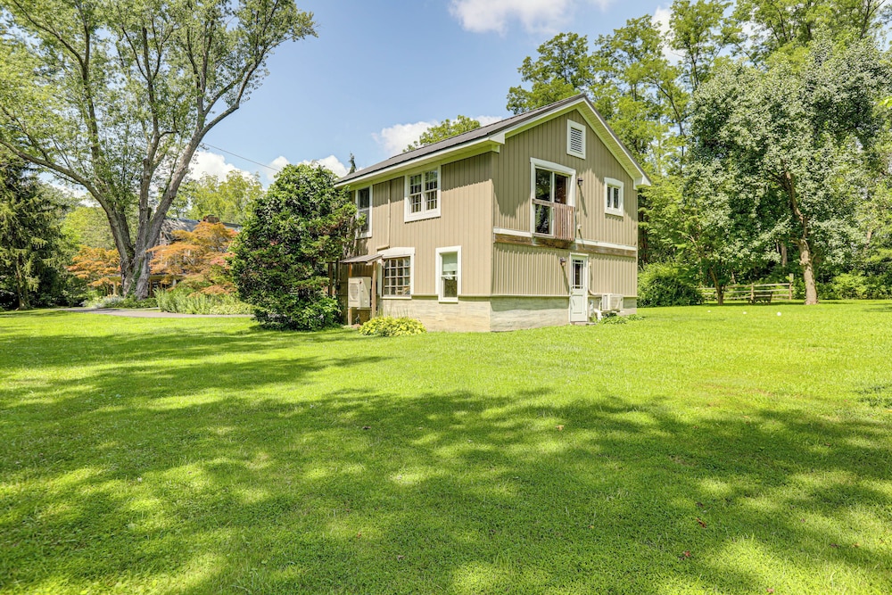 Walk to River: Couples Retreat in Kintnersville!