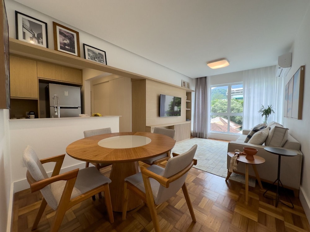 Leblon | 2 quartos, 5 min da Praia – por Casapē Rio