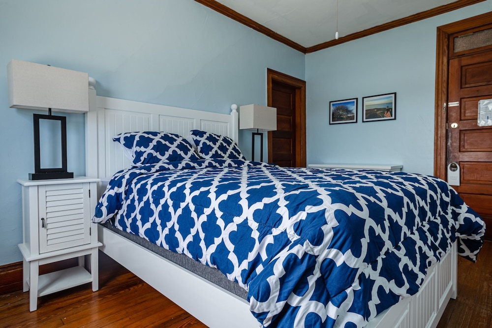 Narragansett Inn