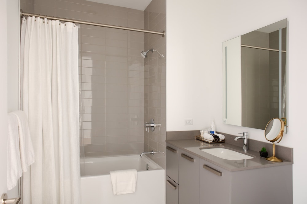 The Lyra Luxury Group Getaway - Two Penthouses