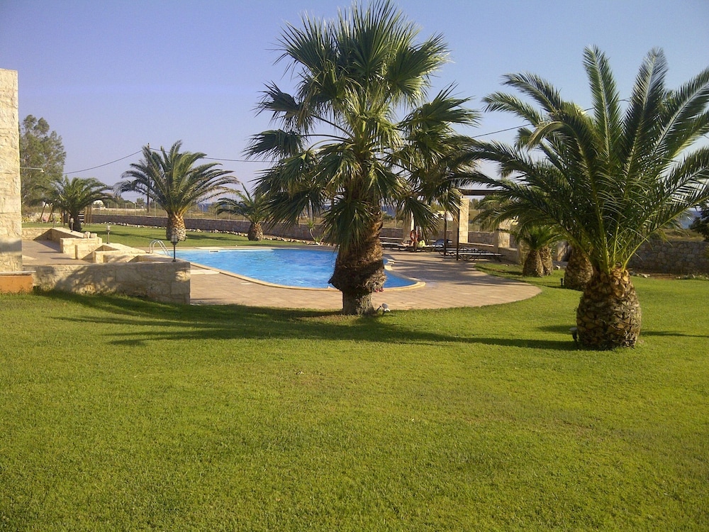 Kallicrates Village