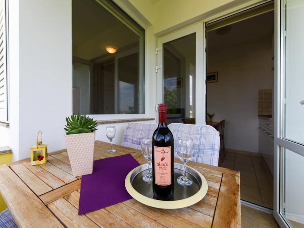 Spacious Apartment in Sukosan With Balcony view 5