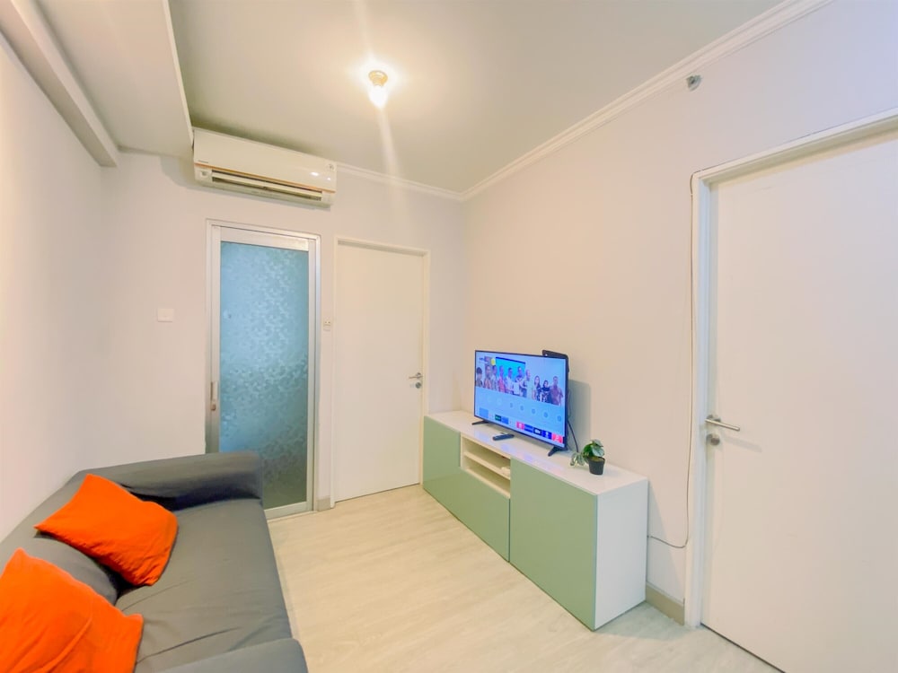 Warm And Cozy Stay 2Br Pakubuwono Terrace Apartment