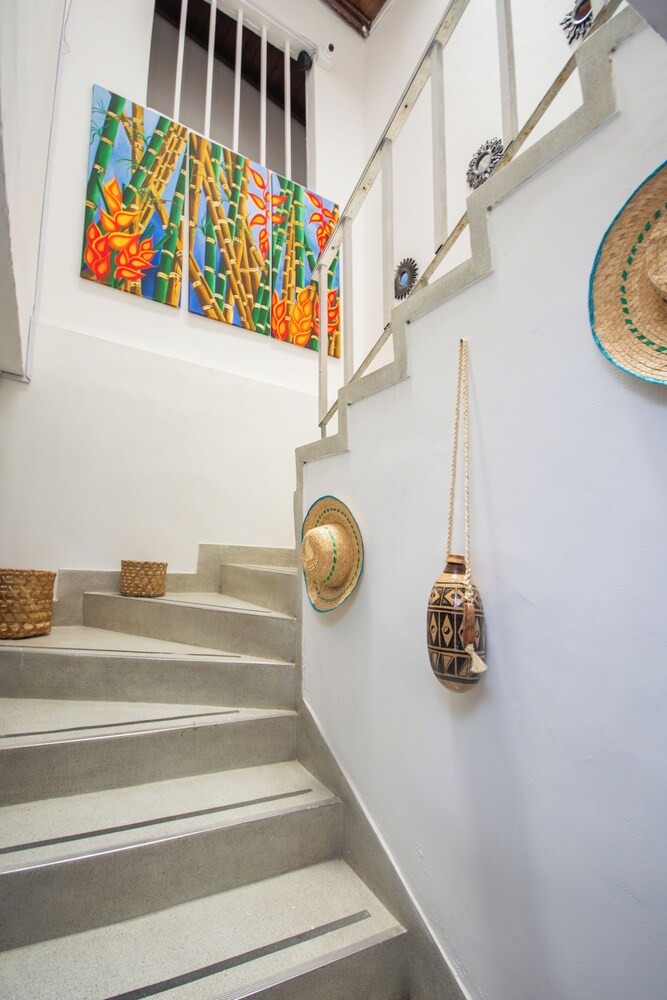 Blue Coast Hostal - Hostel