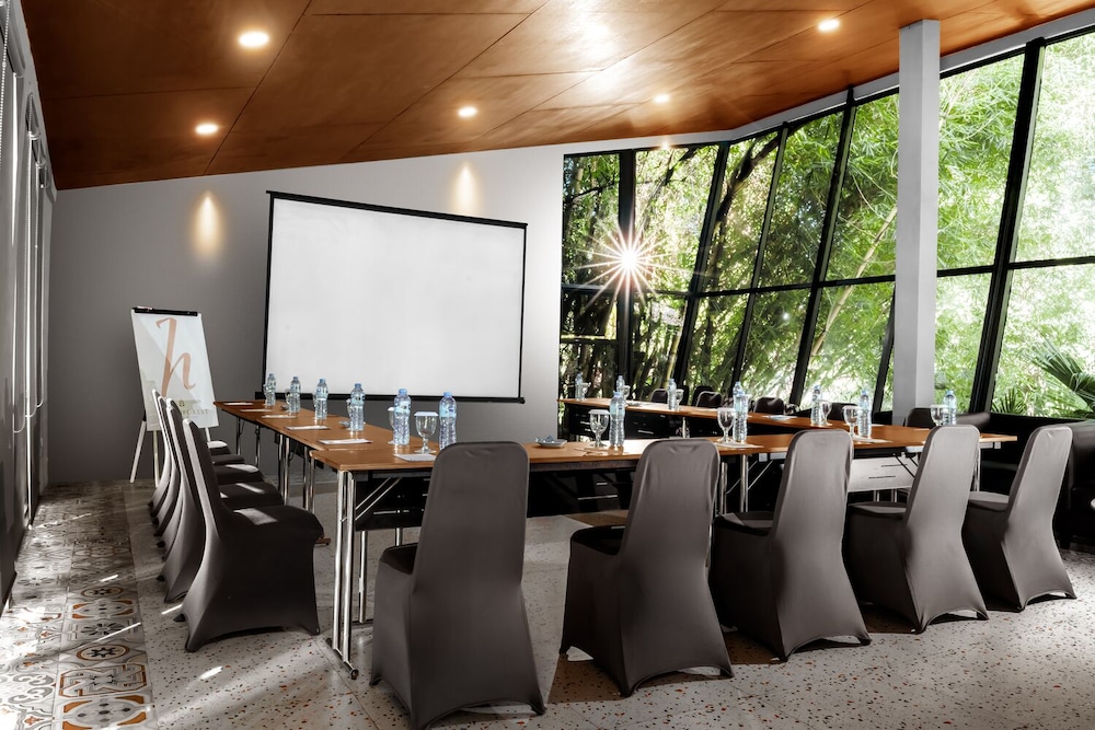 meeting & event spaces