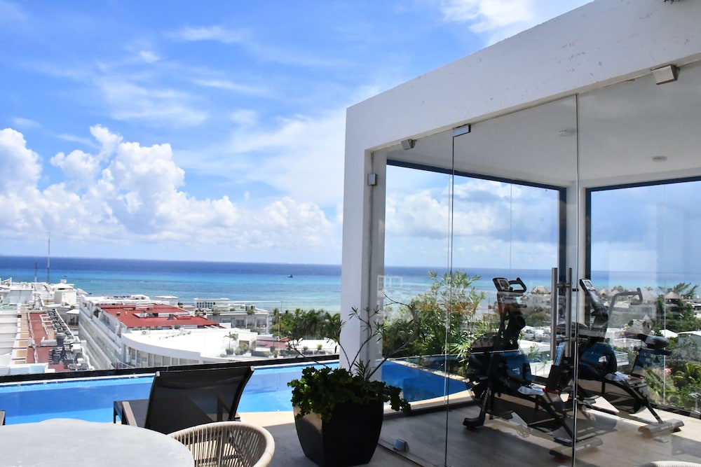 Luxury Apartment on 5th Av -One Paralia view 4