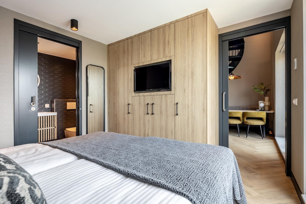 Playful and Luxurious Apartment in Heart of Delft